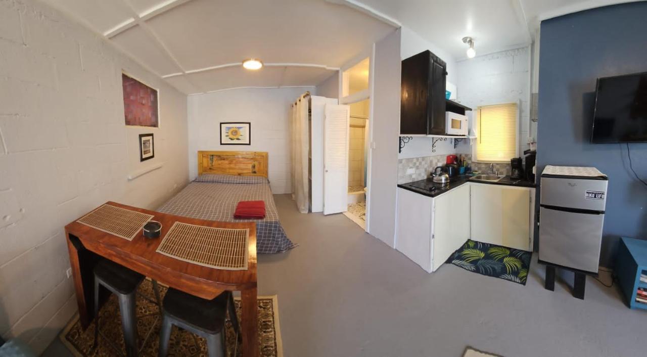 Gloria'S Mini Hideaway Appartement Christ Church Buitenkant foto