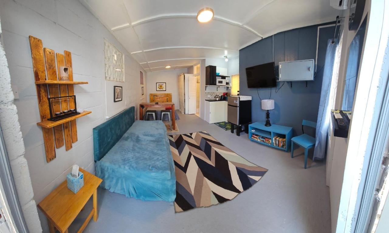 Gloria'S Mini Hideaway Appartement Christ Church Buitenkant foto
