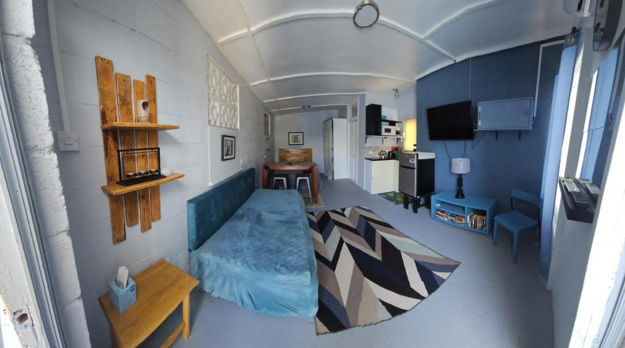 Gloria'S Mini Hideaway Appartement Christ Church Buitenkant foto